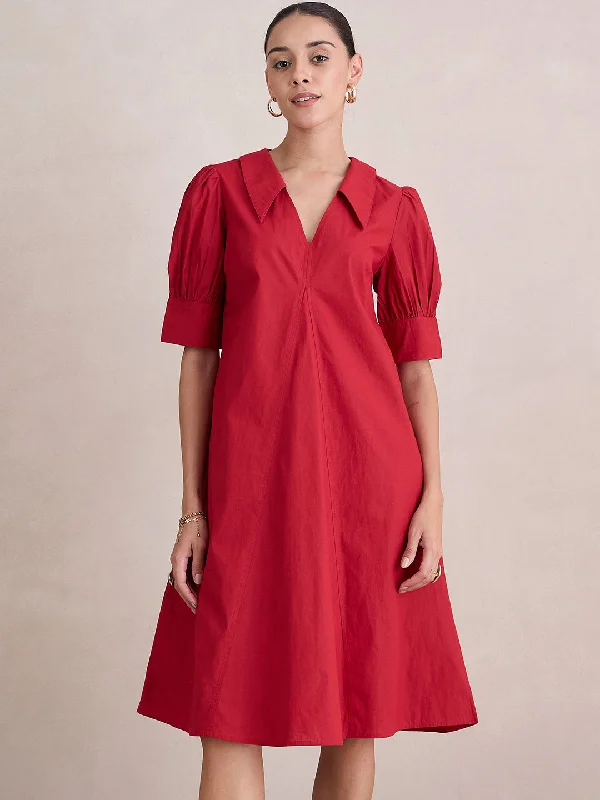Midi dresses with tiered skirts for a bohemian festival look Red Cotton Poplin V-Neck Midi Dress Midi dresses with tiered skirts for a bohemian festival look Red Cotton Poplin V-Neck Midi Dress