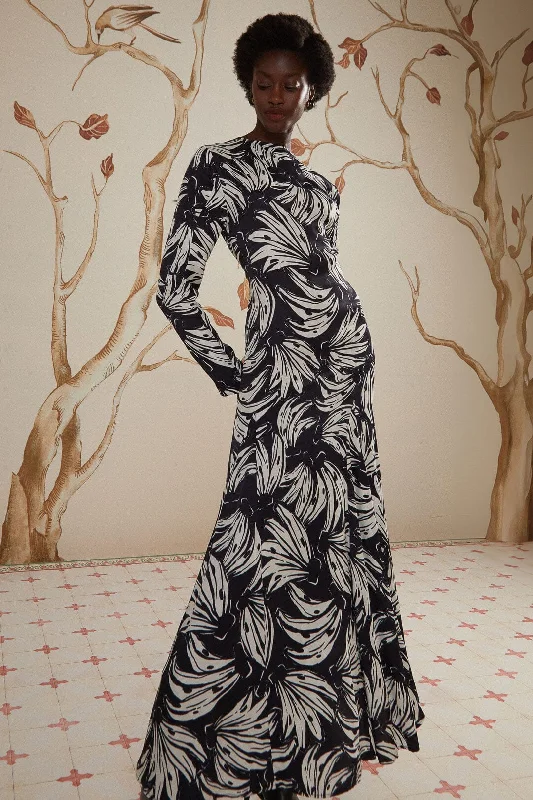 Midi dresses with halter necks for a stylish and comfortable option Black Bossa Banana LENZING™ ECOVERO™ Viscose Midi Dress