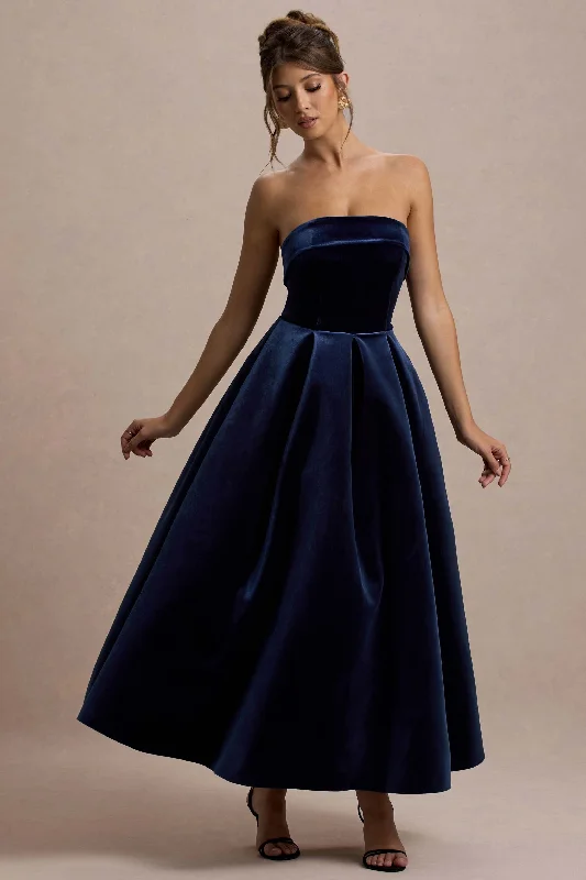 Midi dresses with printed lining for a hidden and stylish detail Addina | Navy Velvet Bandeau Skater Midi Dress Midi dresses with printed lining for a hidden and stylish detail Addina | Navy Velvet Bandeau Skater Midi Dress