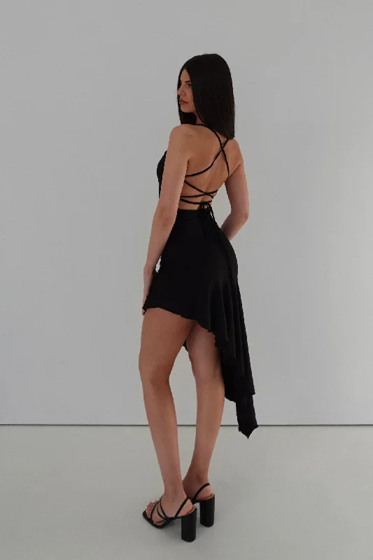 Maxi - inspired midi dresses with flowing fabrics for a beachy vibe Fleur Midi Dress - Black Maxi - inspired midi dresses with flowing fabrics for a beachy vibe Fleur Midi Dress - Black