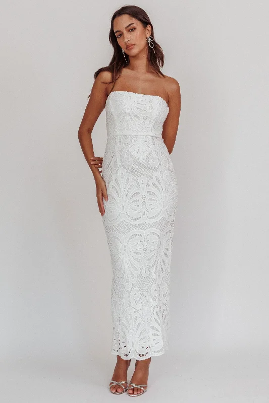 Maxi Women Dress with Floral Print for a Bohemian VibeBia Strapless Lace Embroidered Maxi Dress White Maxi Women Dress with Floral Print for a Bohemian VibeBia Strapless Lace Embroidered Maxi Dress White