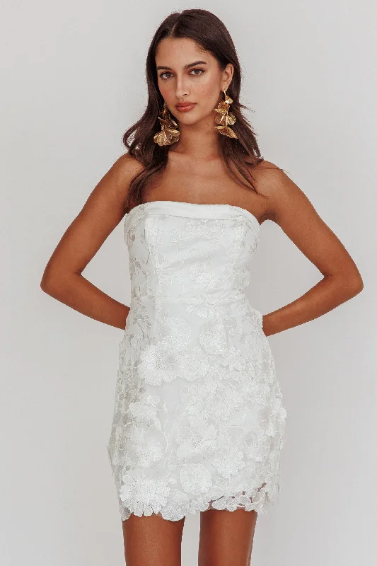 Long - Sleeve Women Dress in Velvet for a Luxurious Winter LookFlora Day Strapless Floral Embellished Mini Dress White Long - Sleeve Women Dress in Velvet for a Luxurious Winter LookFlora Day Strapless Floral Embellished Mini Dress White