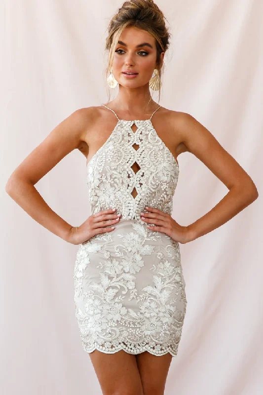 Empire Waist Women Dress to Accentuate the Bust and Conceal the WaistHavilah Halterneck Embroidery Dress Gold Empire Waist Women Dress to Accentuate the Bust and Conceal the WaistHavilah Halterneck Embroidery Dress Gold