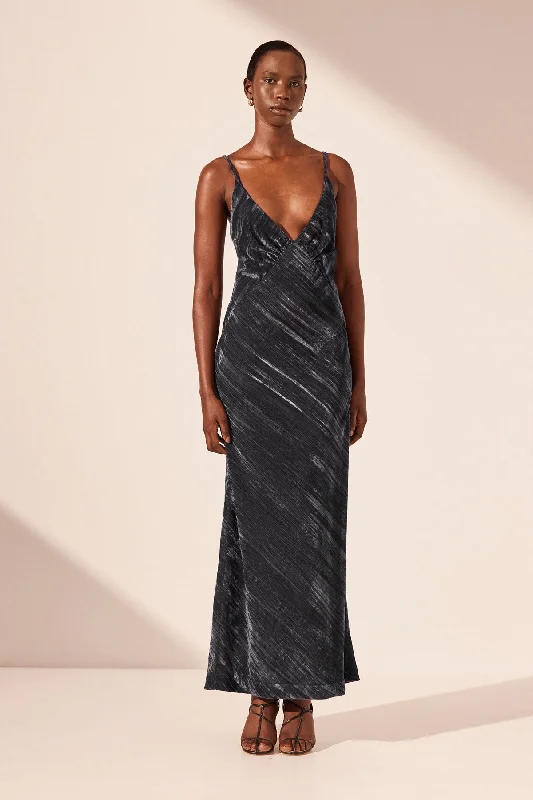 Ruffled Women Dress with Multiple Layers for a Playful and Girly StyleHOLLI PLUNGED GATHERED MIDI DRESS - DARK ASH Ruffled Women Dress with Multiple Layers for a Playful and Girly StyleHOLLI PLUNGED GATHERED MIDI DRESS - DARK ASH