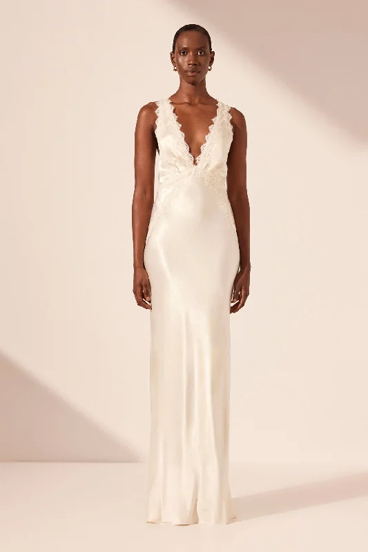 Mermaid - Style Women Dress with a Fitted Silhouette for Special OccasionsLA LUNE LACE CROSS BACK MAXI DRESS - CREAM Mermaid - Style Women Dress with a Fitted Silhouette for Special OccasionsLA LUNE LACE CROSS BACK MAXI DRESS - CREAM