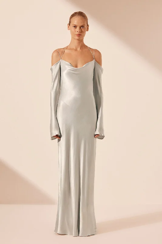 Pleated Women Dress with a Timeless and Elegant TextureLA LUNE OFF SHOULDER TIE MAXI DRESS - SILVER Pleated Women Dress with a Timeless and Elegant TextureLA LUNE OFF SHOULDER TIE MAXI DRESS - SILVER