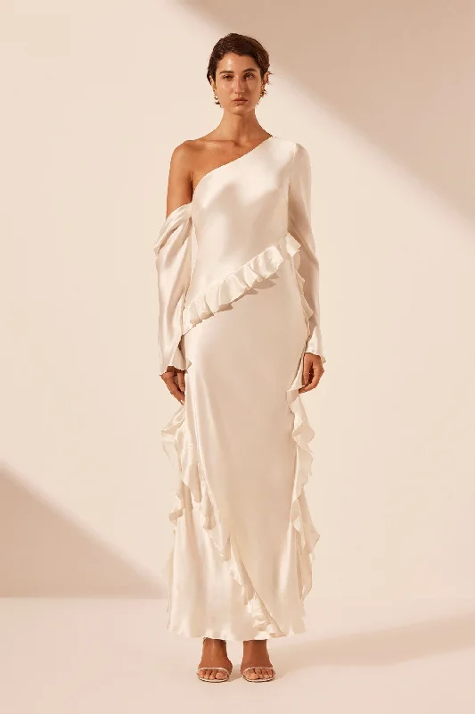 Long - Sleeve Women Dress in Velvet for a Luxurious Winter LookLOUELLA SILK ASYMMETRICAL LONG SLEEVE RUFFLE MAXI DRESS - IVORY Long - Sleeve Women Dress in Velvet for a Luxurious Winter LookLOUELLA SILK ASYMMETRICAL LONG SLEEVE RUFFLE MAXI DRESS - IVORY