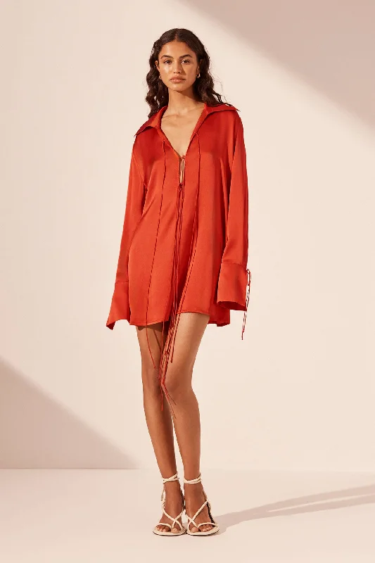 Plus Size Women Dress with a Flattering A - Line Cut for Comfort and StyleMILENNA SILK SHIRT TIE MINI DRESS - CHILLI RED Plus Size Women Dress with a Flattering A - Line Cut for Comfort and StyleMILENNA SILK SHIRT TIE MINI DRESS - CHILLI RED