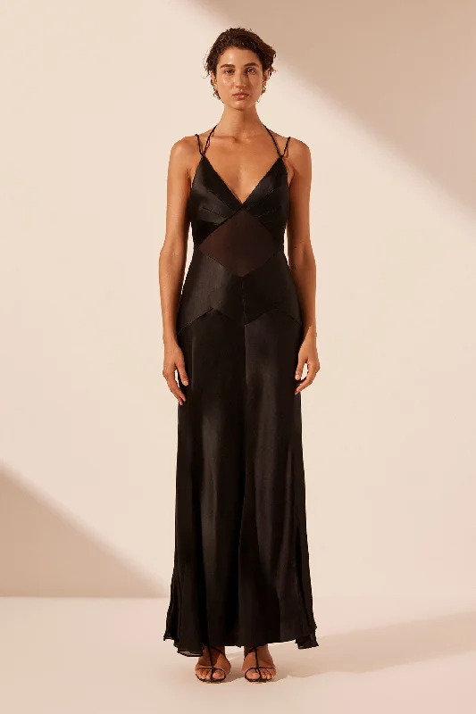 Backless Women Dress for a Sexy and Alluring Look at Evening EventsMORAYA PLUNGED GODET MAXI DRESS - BLACK Backless Women Dress for a Sexy and Alluring Look at Evening EventsMORAYA PLUNGED GODET MAXI DRESS - BLACK
