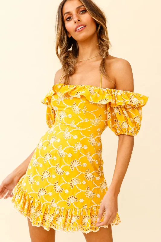 Mini Women Dress with a Short Hem for a Young and Trendy StyleUp Front Puff Sleeve String-Tie Halterneck Embroidery Dress Yellow Mini Women Dress with a Short Hem for a Young and Trendy StyleUp Front Puff Sleeve String-Tie Halterneck Embroidery Dress Yellow