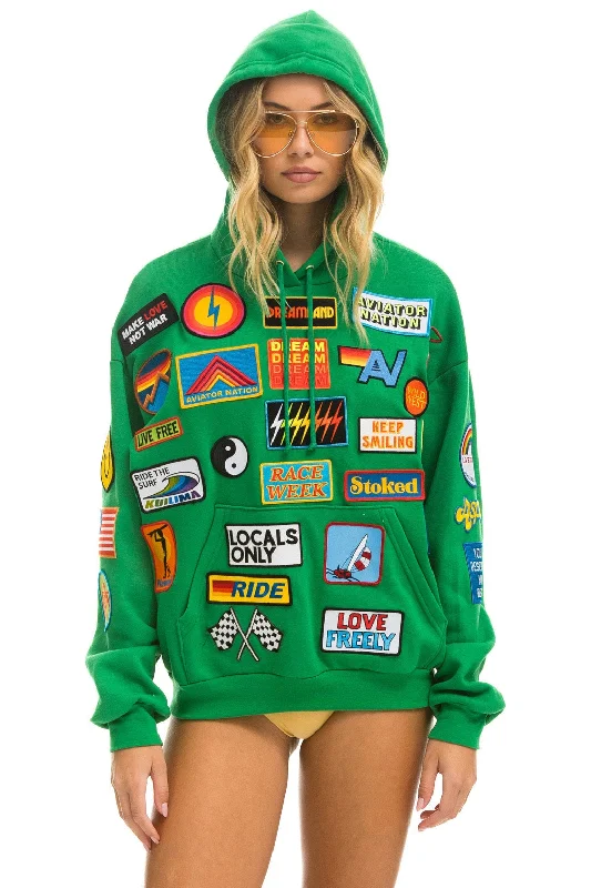 Women's zip - up sweatshirt in pastel blue for a soft and stylish outfitVINTAGE PATCH RELAXED PULLOVER HOODIE- KELLY GREEN