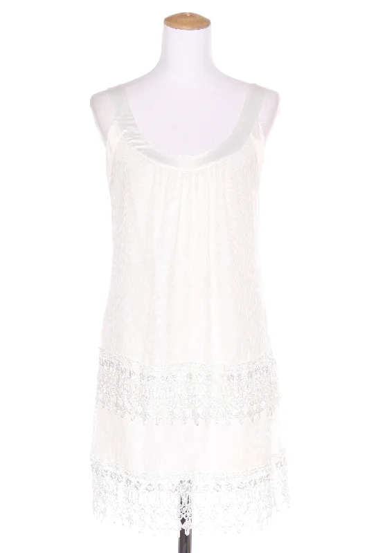Shift Women Dress with a Simple and Classic Design for Everyday Wear Shift Women Dress with a Simple and Classic Design for Everyday Wear JUO GLAMOUR - Lace hem dress! 10 Shift Women Dress with a Simple and Classic Design for Everyday Wear Shift Women Dress with a Simple and Classic Design for Everyday Wear JUO GLAMOUR - Lace hem dress! 10