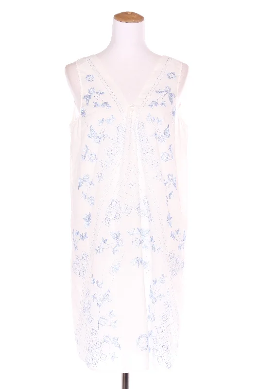 Maxi Women Dress with Floral Print for a Bohemian Vibe Maxi Women Dress with Floral Print for a Bohemian Vibe MONTE & LOU (BN) "Vintage embroidered" dress! 14 Maxi Women Dress with Floral Print for a Bohemian Vibe Maxi Women Dress with Floral Print for a Bohemian Vibe MONTE & LOU (BN) "Vintage embroidered" dress! 14