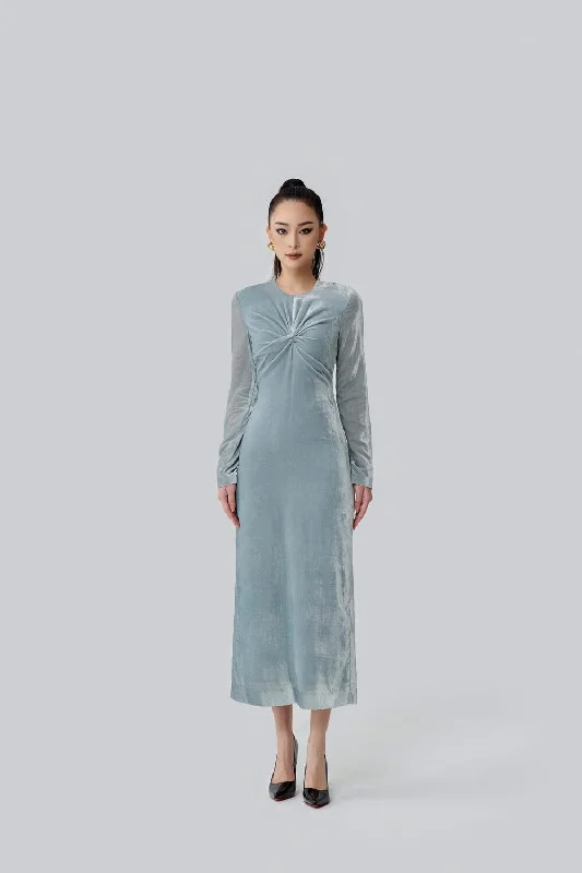 Midi dresses with polka dot prints for a playful summer outfitGenevieve Sheath Round Neck Velvet Midi Dress Midi dresses with polka dot prints for a playful summer outfitGenevieve Sheath Round Neck Velvet Midi Dress