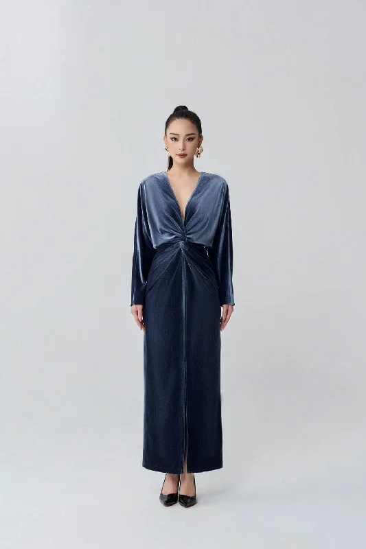 Midi dresses with denim fabric for a casual yet stylish day outIvy Sarong V-Neck Velvet Midi Dress Midi dresses with denim fabric for a casual yet stylish day outIvy Sarong V-Neck Velvet Midi Dress