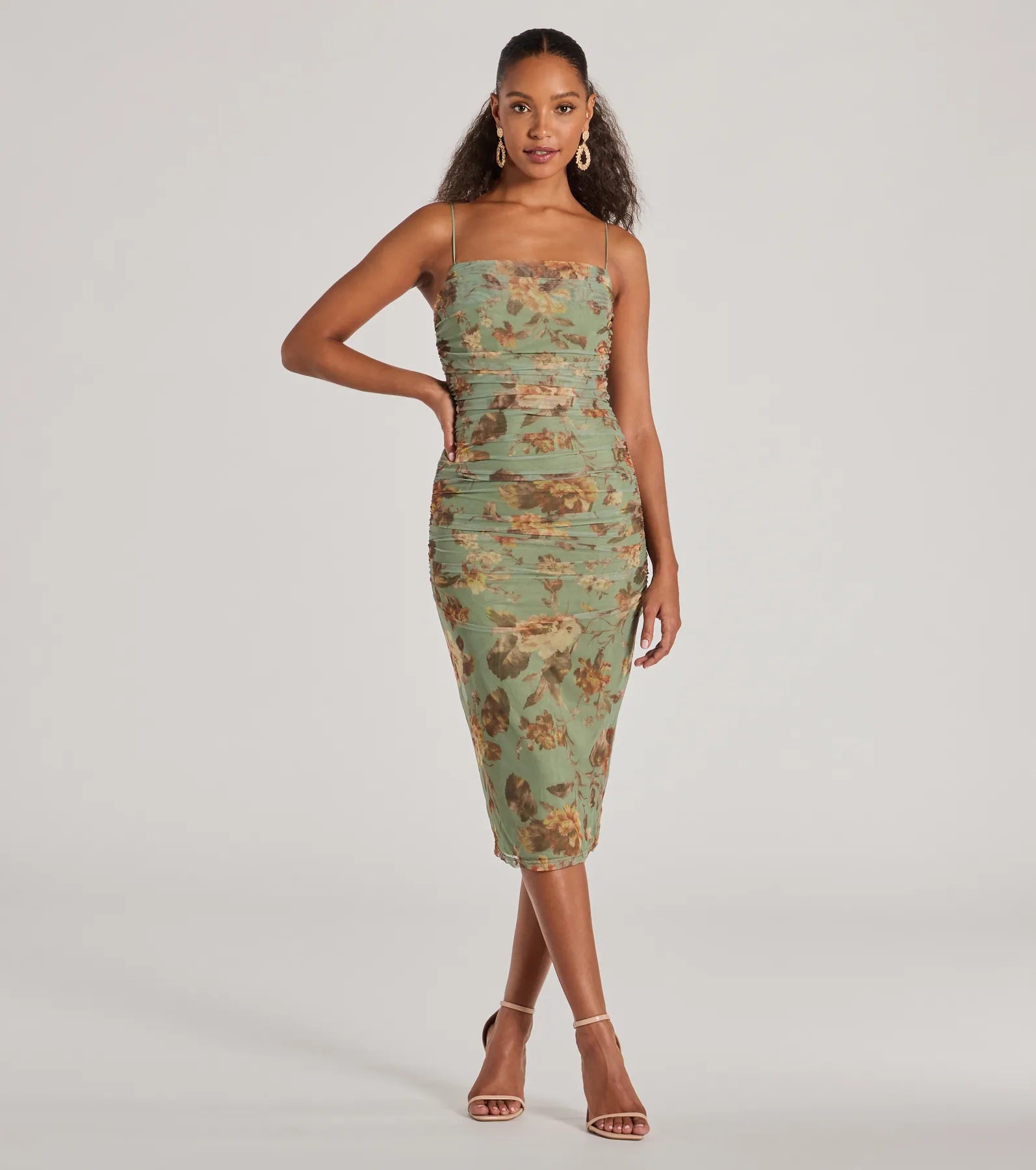 Midi dresses with geometric cutouts for a contemporary and edgy lookRomance Will Blossom Corset Floral Mesh Midi Dress Midi dresses with geometric cutouts for a contemporary and edgy lookRomance Will Blossom Corset Floral Mesh Midi Dress
