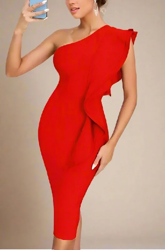 Midi dresses with fringe details for a fun and energetic styleVera Bandage Midi Dress - Lipstick Red