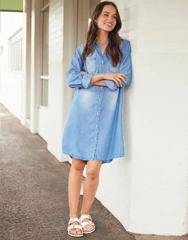 Men's Denim Zip - Up Hoodie in Indigo for a Comfortable and Stylish OutfitCleo Vintage Dress - Denim Men's Denim Zip - Up Hoodie in Indigo for a Comfortable and Stylish OutfitCleo Vintage Dress - Denim
