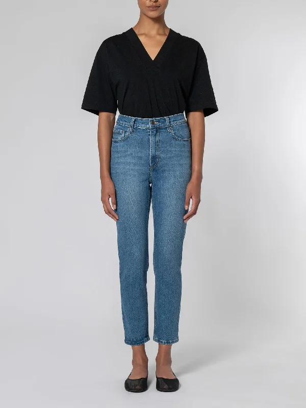 Men's Denim Button - Down Shirt with Roll - Up Cuffs for a Relaxed Summer VibeFrankie Jean Glorify Men's Denim Button - Down Shirt with Roll - Up Cuffs for a Relaxed Summer VibeFrankie Jean Glorify