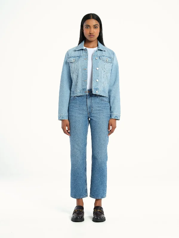 Men's Denim Henley Top with a Contrast Collar for a Stylish TwistHardy Jean Liberation Men's Denim Henley Top with a Contrast Collar for a Stylish TwistHardy Jean Liberation