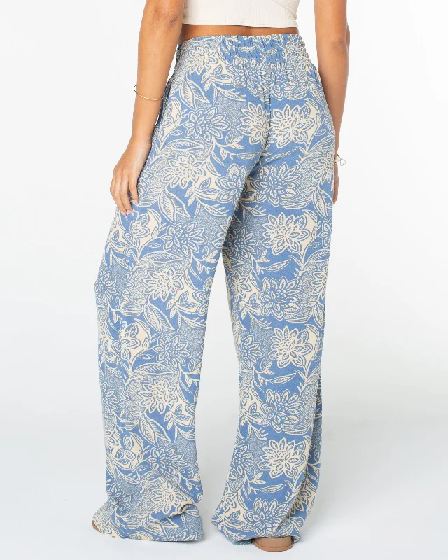 Women's pants for dancing Acid - wash women jeans with a retro finish Forever And A Day Wide Leg Pants - Infinity Blue Lotus Batik Women's pants for dancing Acid - wash women jeans with a retro finish Forever And A Day Wide Leg Pants - Infinity Blue Lotus Batik