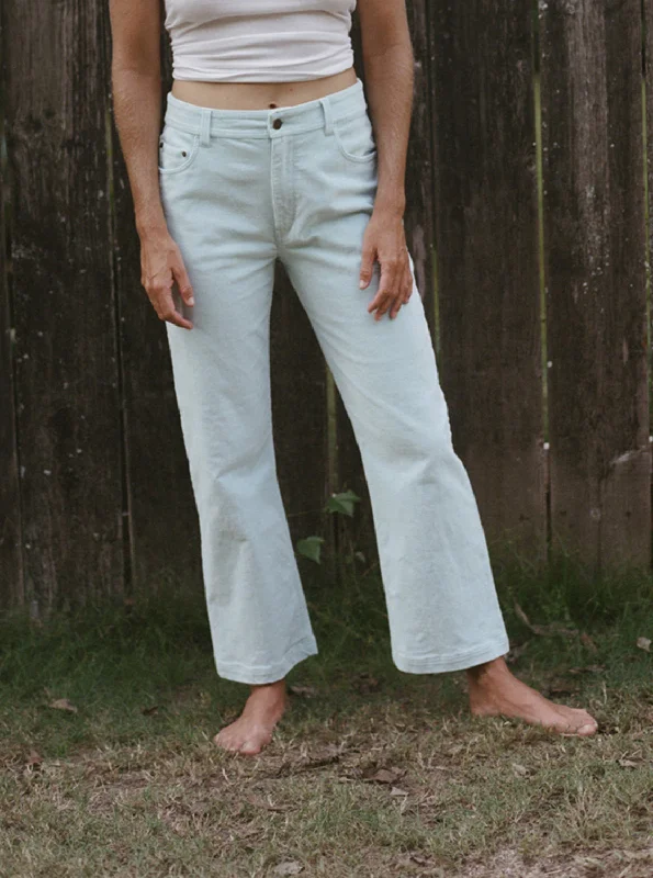 Women's denim shorts - style pants Light - wash women jeans for a fresh and summery appearance Parliamentia Corduroy Pants - Almost Blue Women's denim shorts - style pants Light - wash women jeans for a fresh and summery appearance Parliamentia Corduroy Pants - Almost Blue