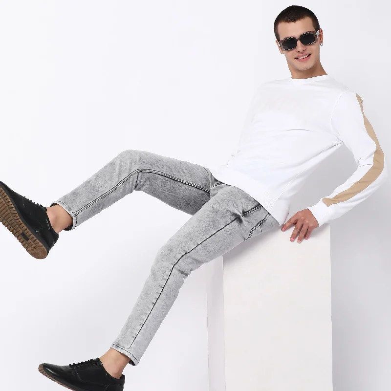 Women's pants for travel Embellished women jeans with studs or rhinestones for a glamorous touch Skinny Fit Jeans Women's pants for travel Embellished women jeans with studs or rhinestones for a glamorous touch Skinny Fit Jeans