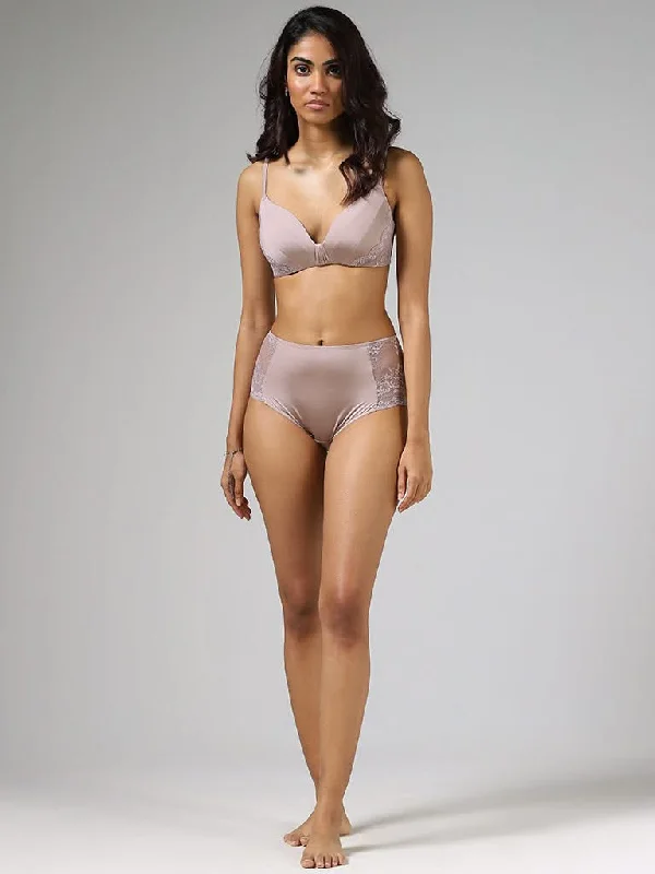 Women's matching top and pants set Mom jeans for a nostalgic and casual look Wunderlove Light Taupe Detailed Brief