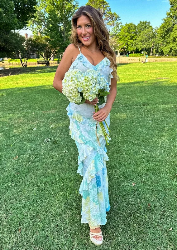 Maxi dresses with a gathered skirt for a voluminous and dramatic effectColorful Delight Maxi Dress