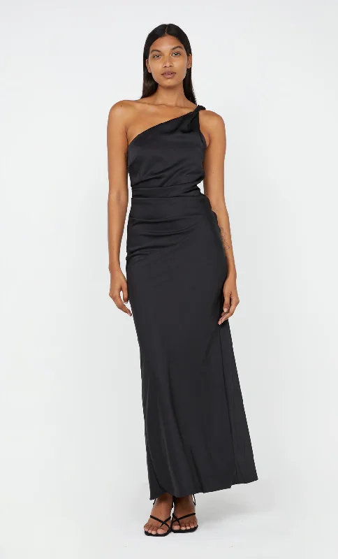 Maxi dresses with a pleated skirt for a timeless and elegant appearanceLUNETTA ASYM DRESS - BLACK