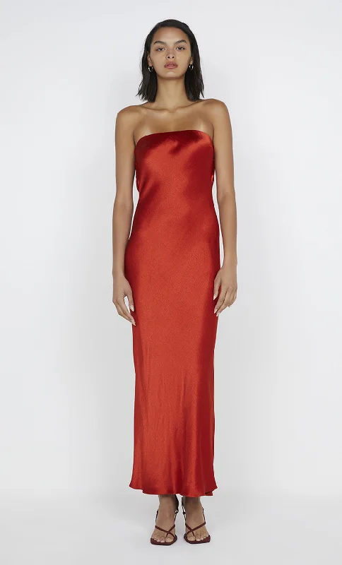 Maxi dresses with a criss - cross back for a flirty and unique detailMOON DANCE STRAPLESS DRESS - CRIMSON Maxi dresses with a criss - cross back for a flirty and unique detailMOON DANCE STRAPLESS DRESS - CRIMSON