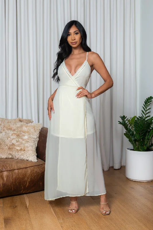 Maxi dresses with balloon sleeves for a vintage - inspired styleV-Neck Spaguetti Strap Maxi Dress w/Half Lining (175908)