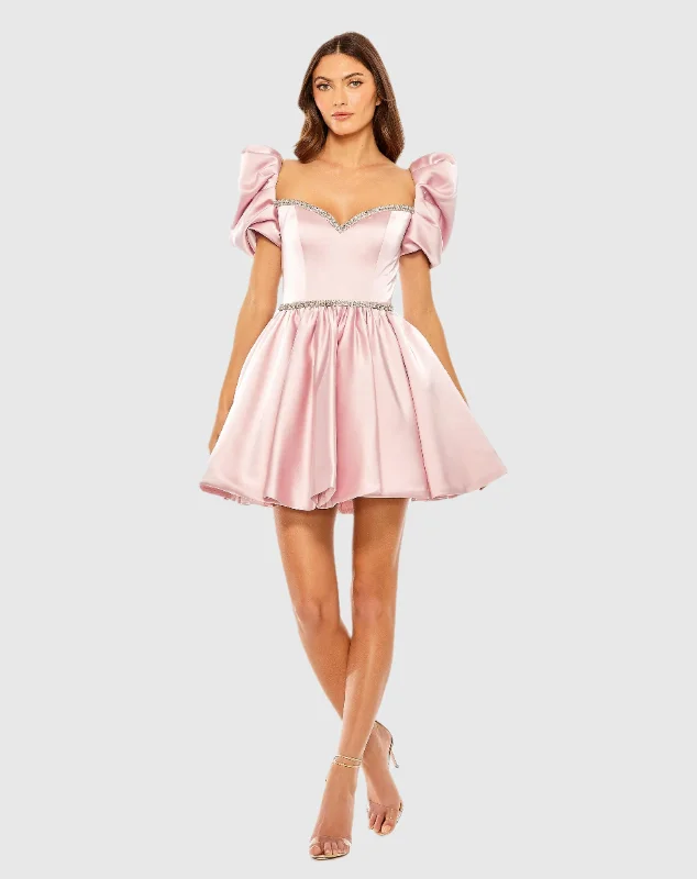 Mini dresses with bow accents for a sweet lookBeaded Top Puff Sleeve Dress