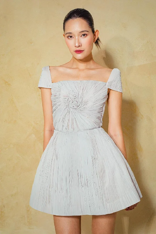 Mini dresses with empire waists for a flattering fitLambert A-line Square Neck Organza Voile Mini Dress Mini dresses with empire waists for a flattering fitLambert A-line Square Neck Organza Voile Mini Dress