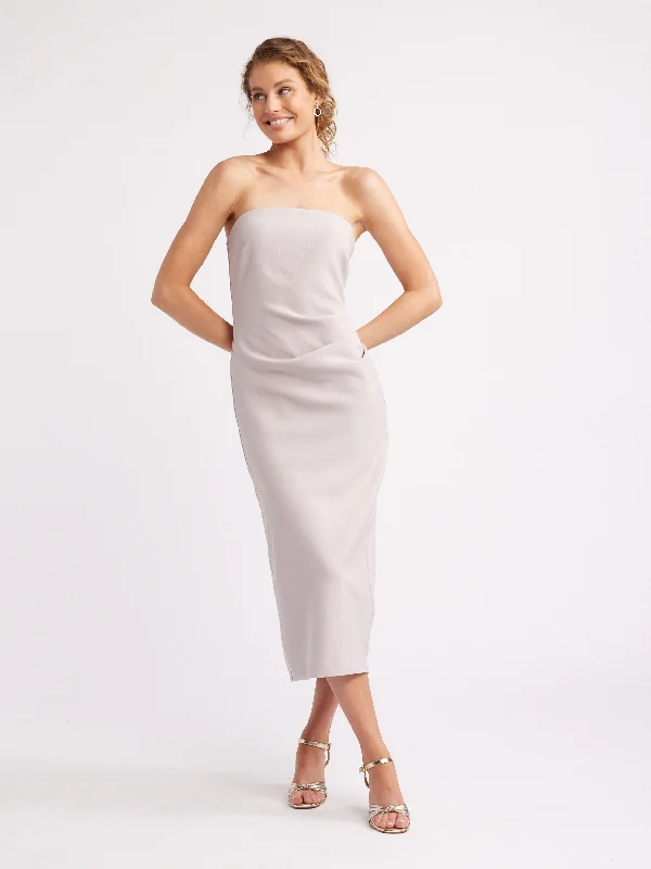 Cocktail dresses with a one - piece design and a statement bowBarcelona Strapless Dress Cocktail dresses with a one - piece design and a statement bowBarcelona Strapless Dress