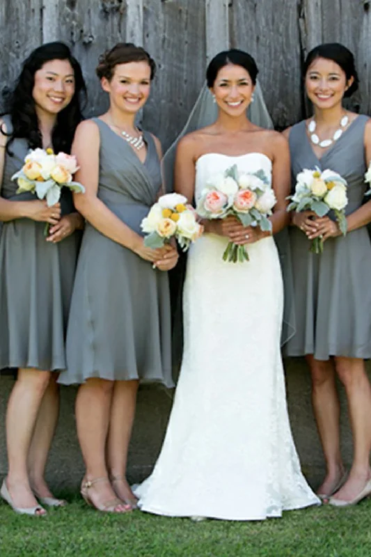 Polka - dot - printed wedding guest dresses with short sleevesChiffon V-Neck Grey Bridesmaid Dress Polka - dot - printed wedding guest dresses with short sleevesChiffon V-Neck Grey Bridesmaid Dress