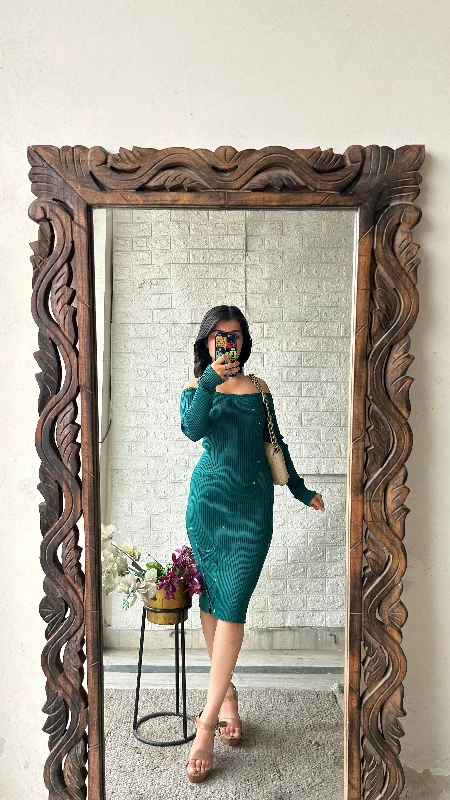 Backless bodycon dress for a bold statement​Cute dress 34-36 bust/l:35