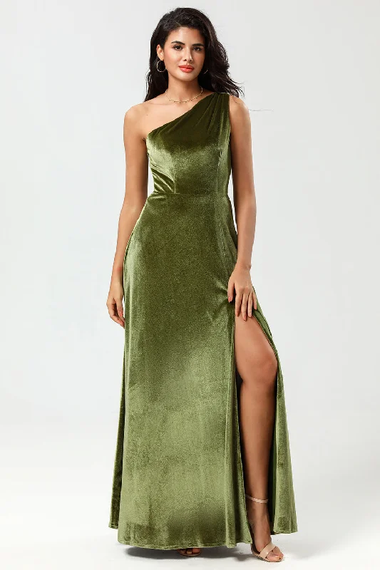 Maxi wedding guest dresses with floral prints for summer weddingsVelvet One Shoulder Olive Bridesmaid Dress with Split Front Maxi wedding guest dresses with floral prints for summer weddingsVelvet One Shoulder Olive Bridesmaid Dress with Split Front