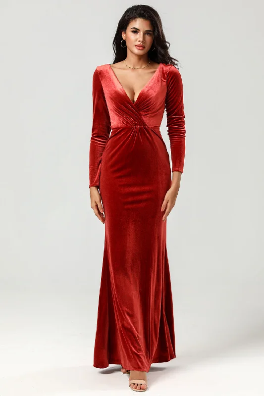 Lace - and - tulle wedding guest dresses with sweetheart necklinesVelvet Terracotta Long Bridesmaid Dress with Long Sleeves Lace - and - tulle wedding guest dresses with sweetheart necklinesVelvet Terracotta Long Bridesmaid Dress with Long Sleeves