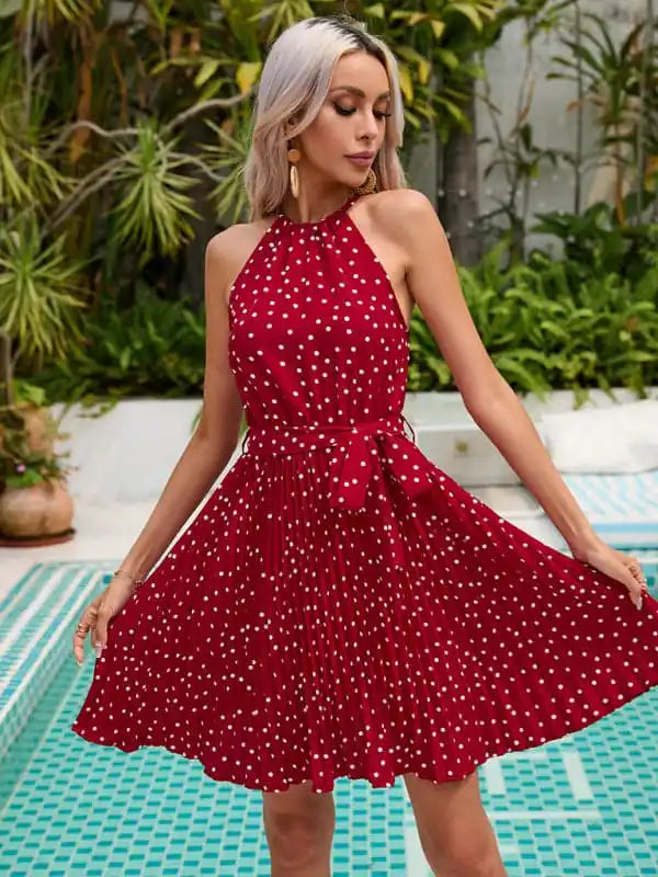 Cocktail dresses with a tiered skirt and a bow at the waistWomen’s Polka Dot Print Pleated Halter Neck Shift Dress Cocktail dresses with a tiered skirt and a bow at the waistWomen’s Polka Dot Print Pleated Halter Neck Shift Dress