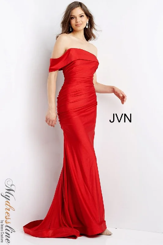 Formal dresses with side - slit pockets and beaded accents for a practical and stylish formal eventJovani JVN07640 Formal dresses with side - slit pockets and beaded accents for a practical and stylish formal eventJovani JVN07640