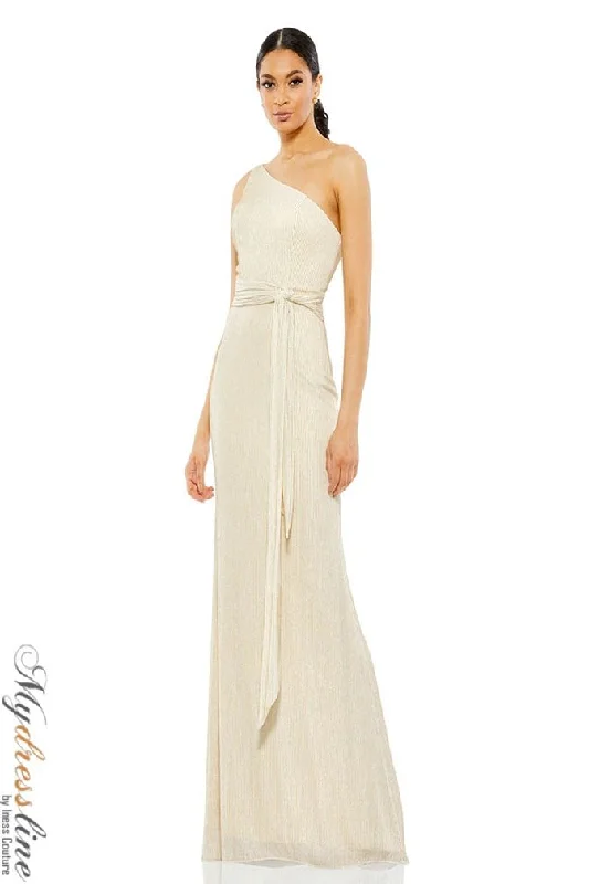 Tea - length formal dresses with lace trim for a semi - formal promMac Duggal 26582