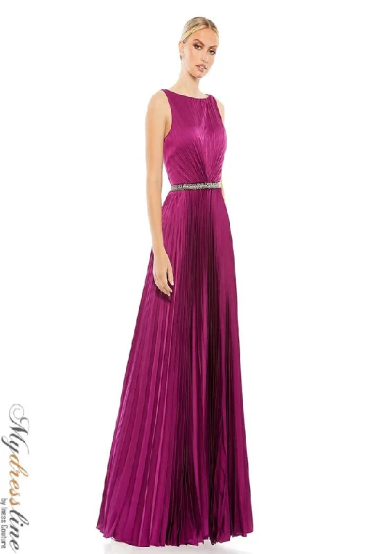 Formal dresses with embroidered panels and tulle overlays for a fairytale promMac Duggal 26610 Formal dresses with embroidered panels and tulle overlays for a fairytale promMac Duggal 26610