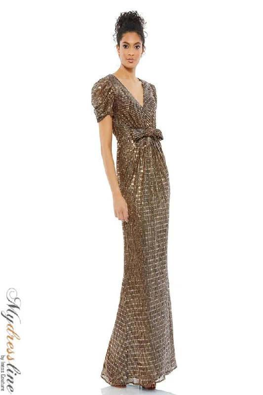 Mermaid - cut formal dresses in satin for a glamorous prom nightMac Duggal 26661