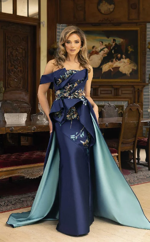 Formal dresses with abstract print panels and rhinestone embellishments for a unique formal eventTerani 242E3148 Dress Formal dresses with abstract print panels and rhinestone embellishments for a unique formal eventTerani 242E3148 Dress