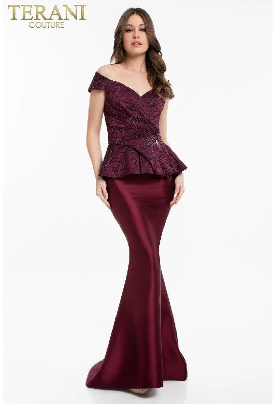 Bodycon dress with a cold - shoulder design​Terani Couture 1821M7577 Formal Long Prom Dress