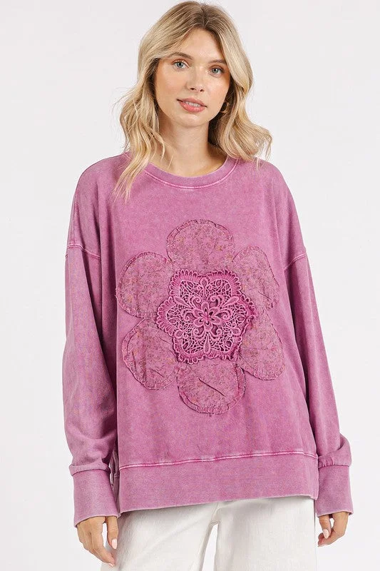 Seamless Bodysuits for a Smooth Underwear LookFlower Patch Side Slit Mineral Wash Round Neck Sweatshirt