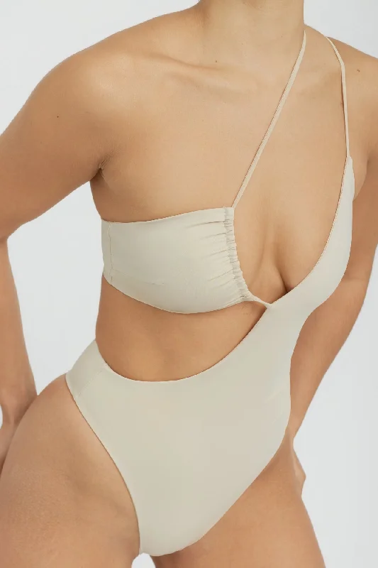 Women's Cargo - Style One - Pieces in Khaki with Pockets for a Practical and Stylish Outdoor LookNina One Piece - Coconut Women's Cargo - Style One - Pieces in Khaki with Pockets for a Practical and Stylish Outdoor LookNina One Piece - Coconut