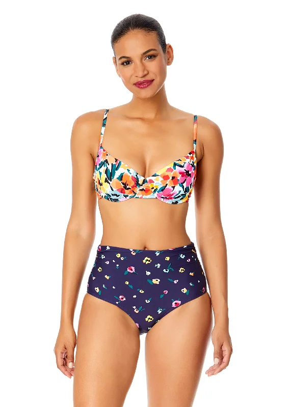 Plus Size Women's Ruched Swim Tops in Green for a Comfortable and Stylish Beach OutfitWomen's Gradient Floral Shirred Underwire Bikini Swim Top